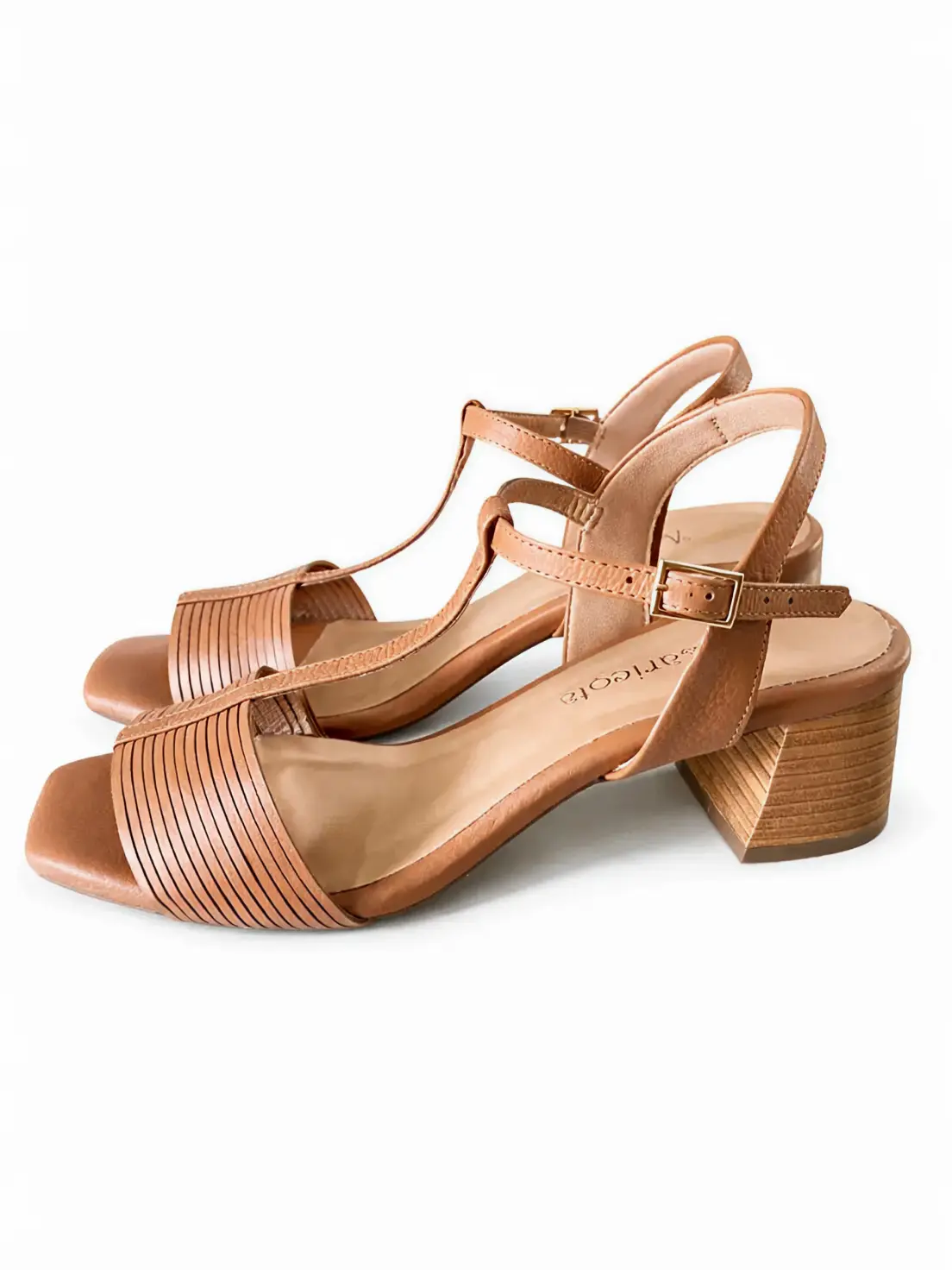 Sandália Maricota em Couro Caramelo com Salto Bloco Baixo e Bico Quadrado