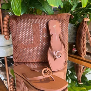 Kit bolsa e chinelo Jorge Bischoff