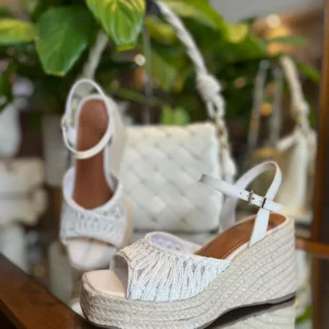 Anabela Loucos e Santos