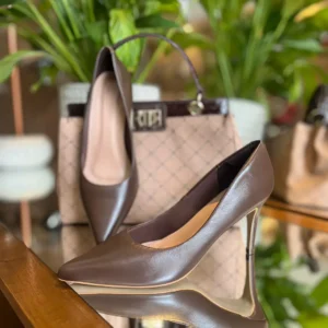 Scarpin em Couro Maricota