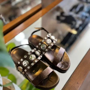 Papete Maricota em Couro com Pedrarias